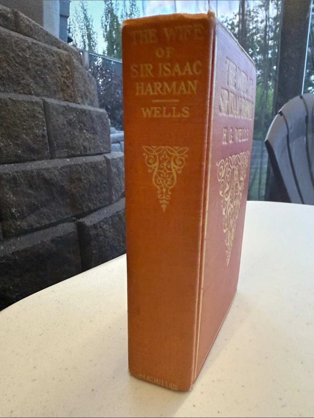The 1916 Wife of Sir Isaac Harman by H. G. Wells Red Cloth Hardcover Gold Foil - Picture 3 of 10